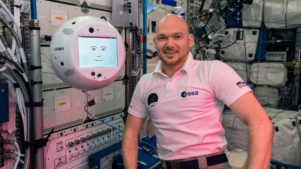 Kurz notiert: Gelungene Premiere – CIMON assistiert Alexander Gerst auf der Raumstation ISS